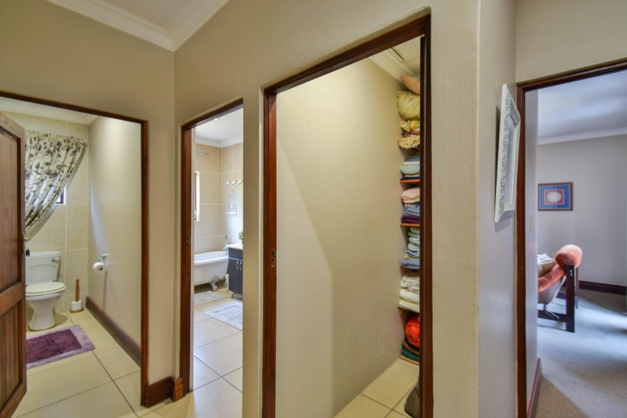 4 Bedroom Property for Sale in Midfield Estate Gauteng