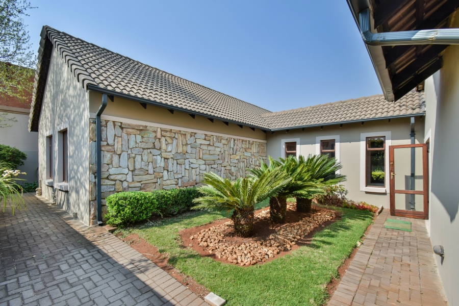 4 Bedroom Property for Sale in Midfield Estate Gauteng