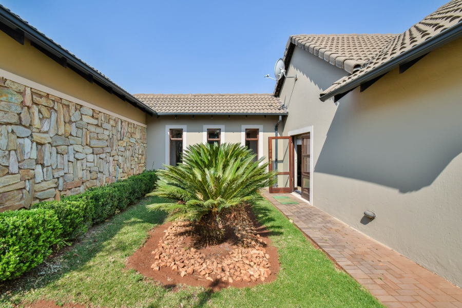 4 Bedroom Property for Sale in Midfield Estate Gauteng