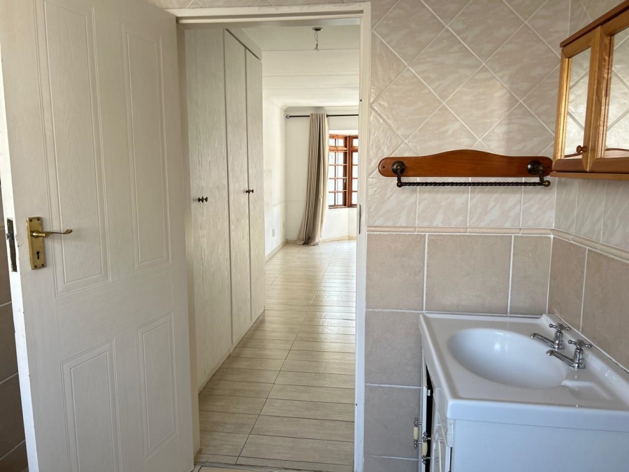 To Let 3 Bedroom Property for Rent in Brummeria Gauteng