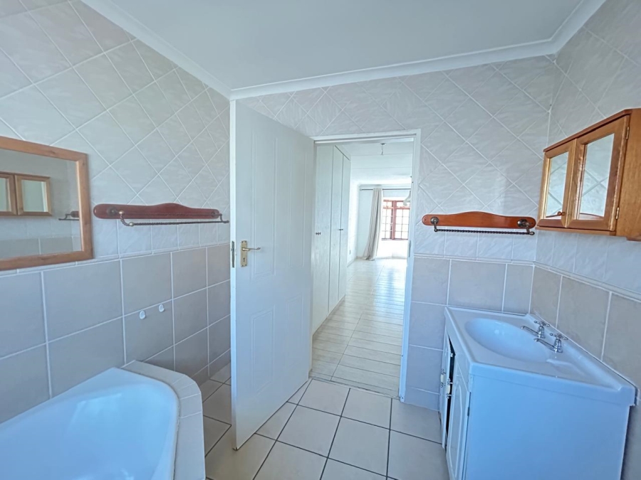 To Let 3 Bedroom Property for Rent in Brummeria Gauteng