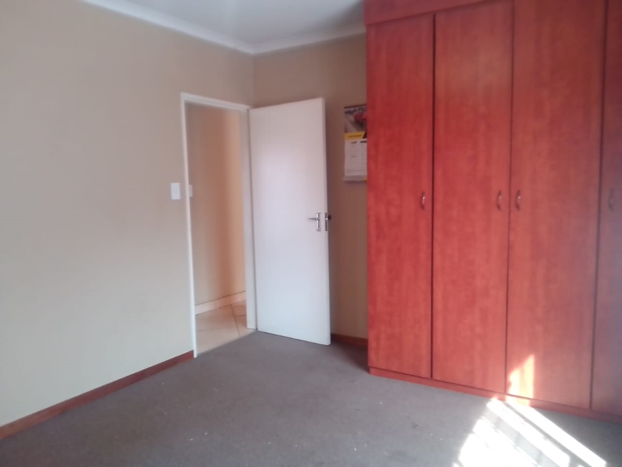 2 Bedroom Property for Sale in Groblerpark Gauteng