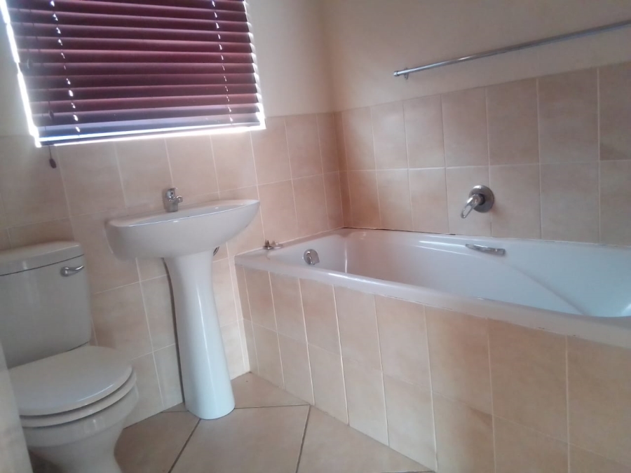2 Bedroom Property for Sale in Groblerpark Gauteng