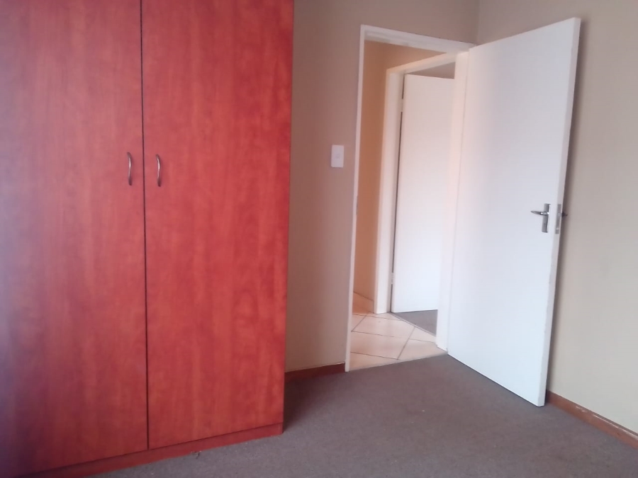 2 Bedroom Property for Sale in Groblerpark Gauteng