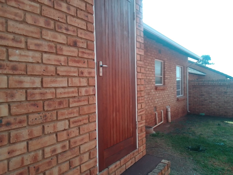 2 Bedroom Property for Sale in Groblerpark Gauteng