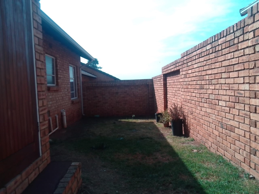 2 Bedroom Property for Sale in Groblerpark Gauteng