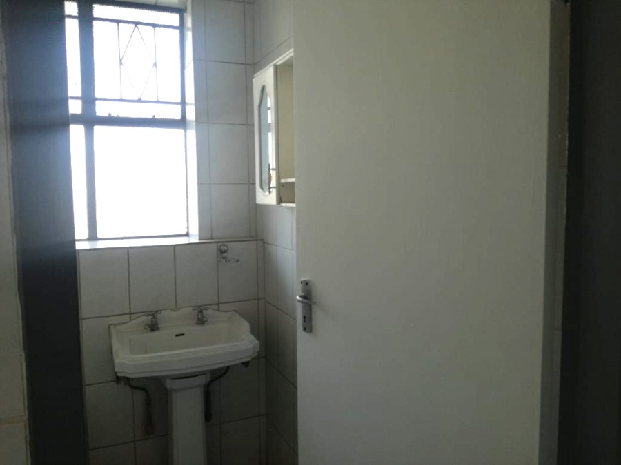 To Let 2 Bedroom Property for Rent in Sunnyside Gauteng