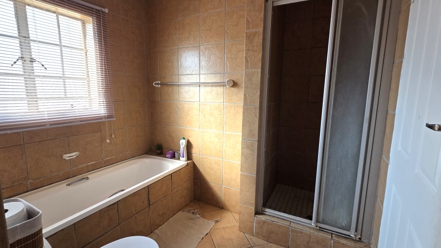 2 Bedroom Property for Sale in Eldorette Gauteng