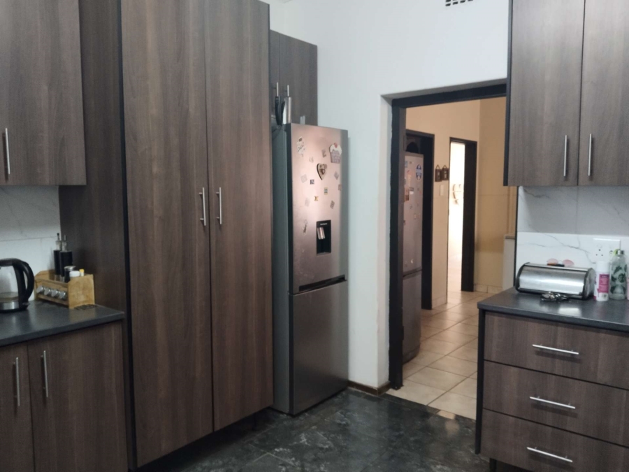4 Bedroom Property for Sale in Pretoria Gardens Gauteng