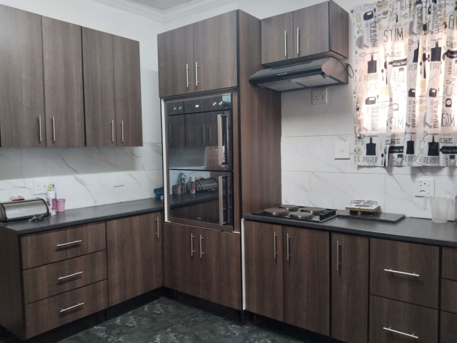 4 Bedroom Property for Sale in Pretoria Gardens Gauteng
