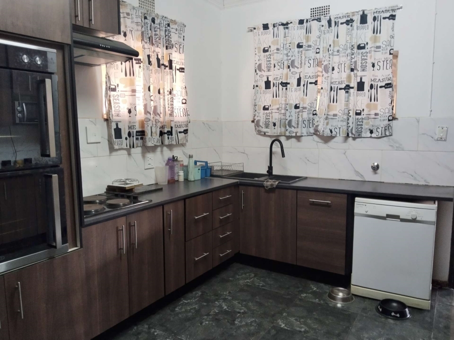 4 Bedroom Property for Sale in Pretoria Gardens Gauteng