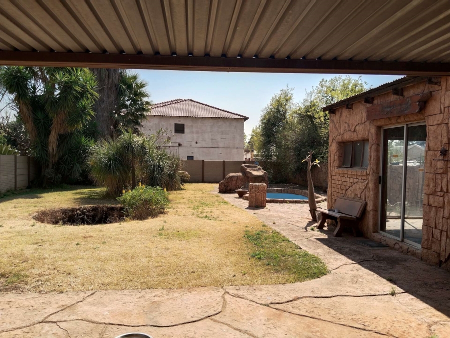 4 Bedroom Property for Sale in Pretoria Gardens Gauteng