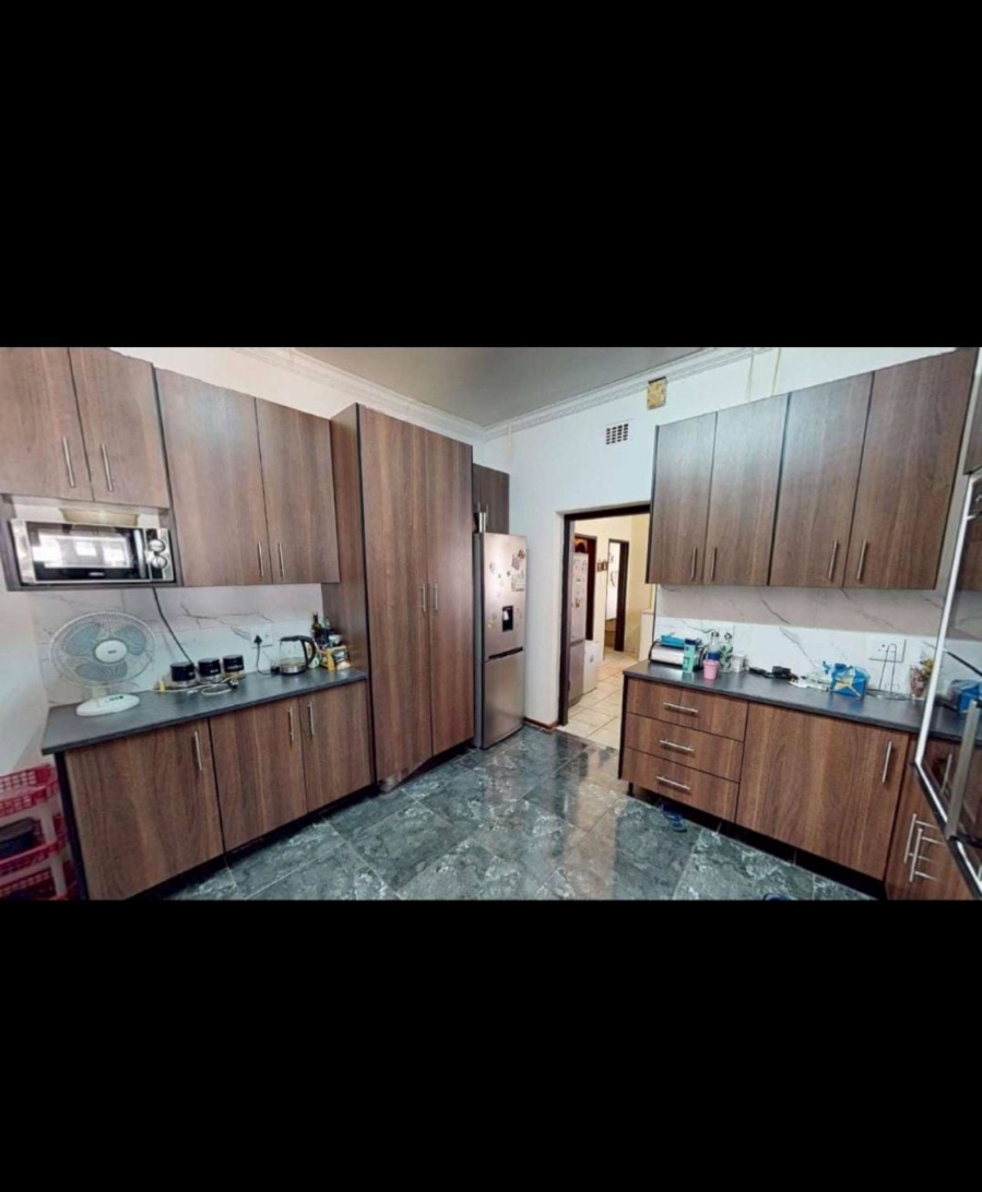 4 Bedroom Property for Sale in Pretoria Gardens Gauteng