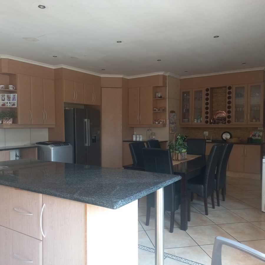 4 Bedroom Property for Sale in Sydenham Gauteng