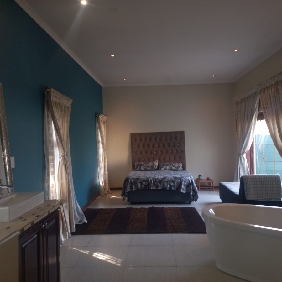 4 Bedroom Property for Sale in Sydenham Gauteng