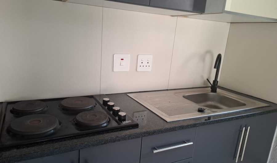 To Let 1 Bedroom Property for Rent in Country View Gauteng