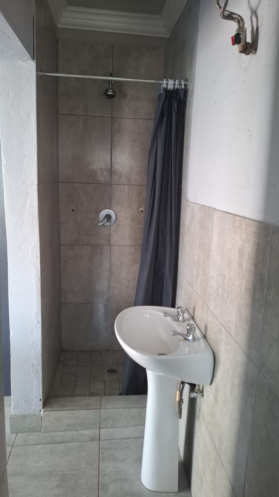 To Let 1 Bedroom Property for Rent in Country View Gauteng