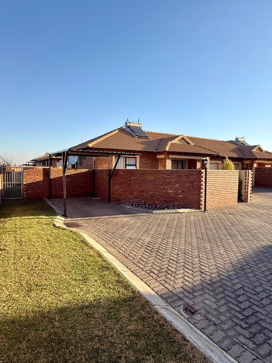 2 Bedroom Property for Sale in Helderwyk Gauteng