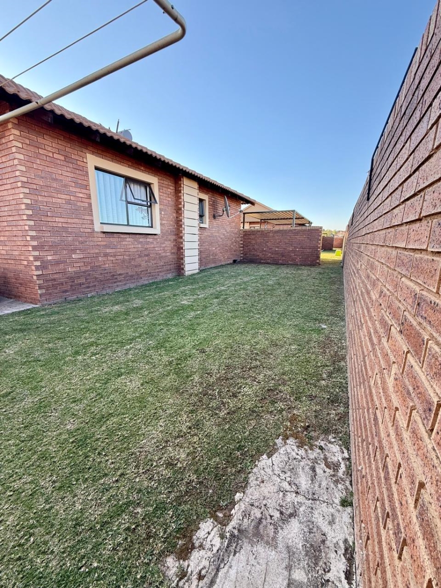 2 Bedroom Property for Sale in Helderwyk Gauteng