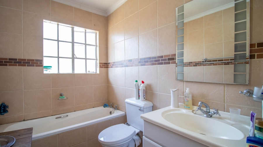 3 Bedroom Property for Sale in Country View Gauteng