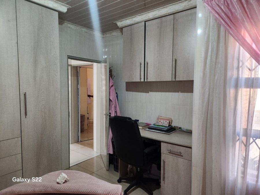 2 Bedroom Property for Sale in Geluksdal Ext 2 Gauteng