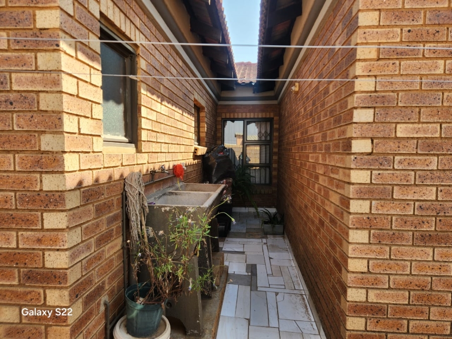 2 Bedroom Property for Sale in Geluksdal Ext 2 Gauteng