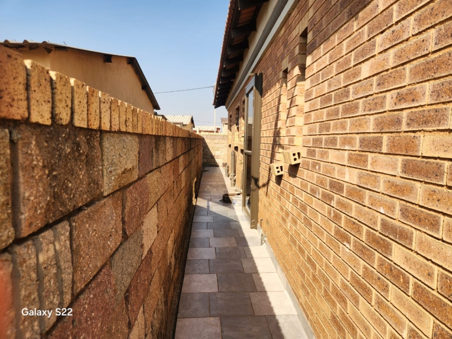 2 Bedroom Property for Sale in Geluksdal Ext 2 Gauteng