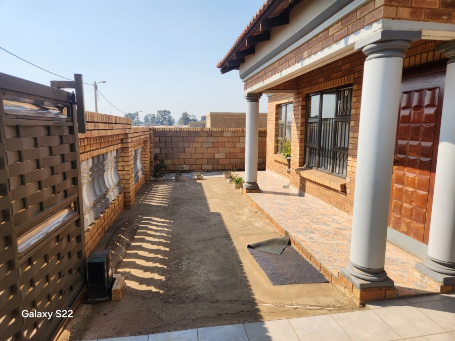 2 Bedroom Property for Sale in Geluksdal Ext 2 Gauteng