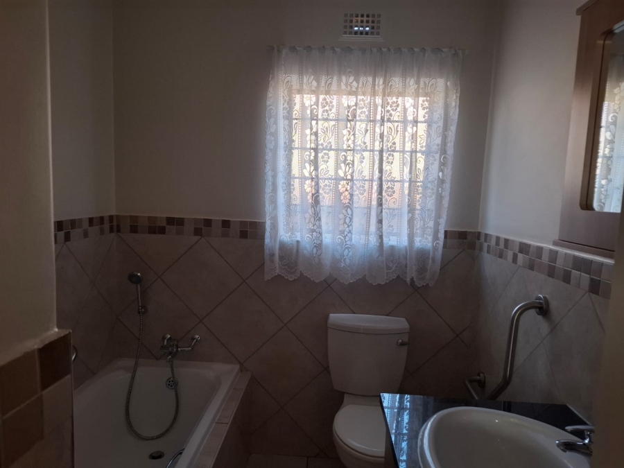 3 Bedroom Property for Sale in Brentwood Gauteng