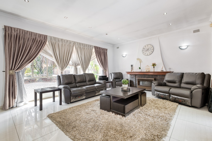 4 Bedroom Property for Sale in Linden Gauteng