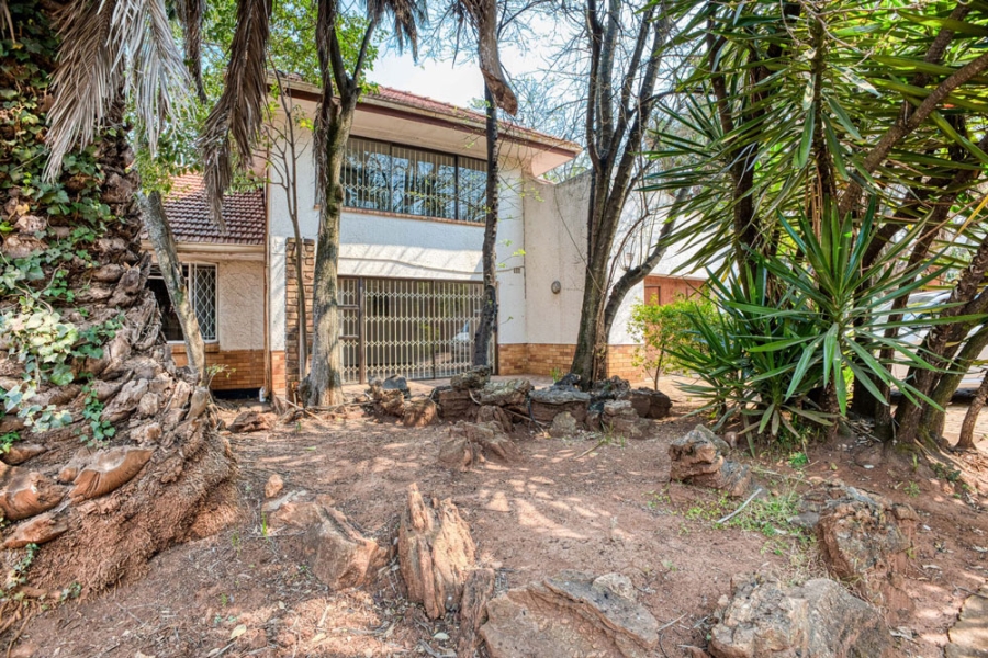 4 Bedroom Property for Sale in Linden Gauteng