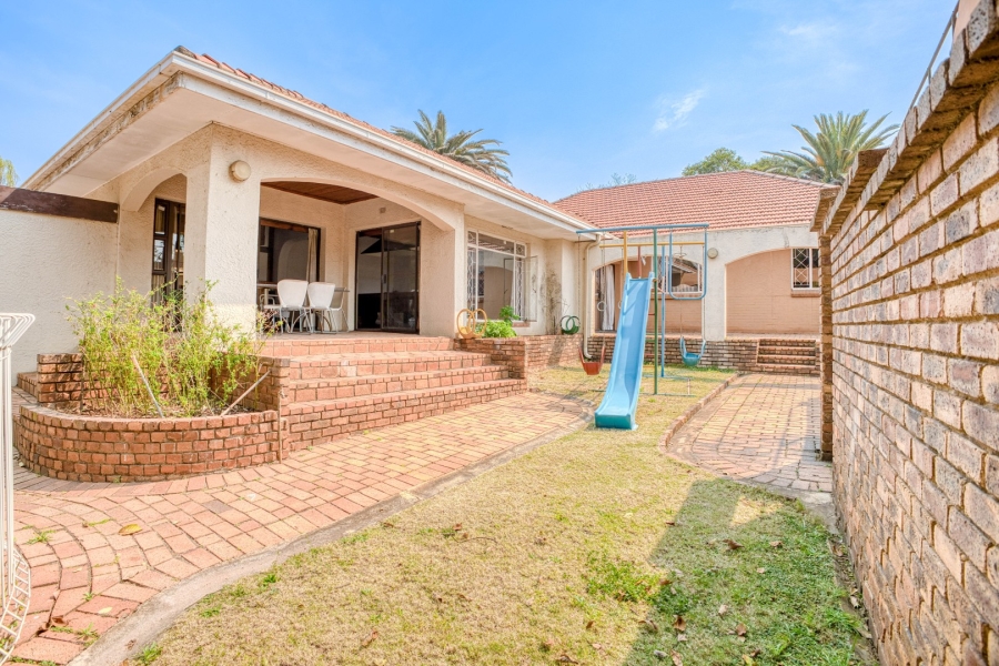4 Bedroom Property for Sale in Linden Gauteng