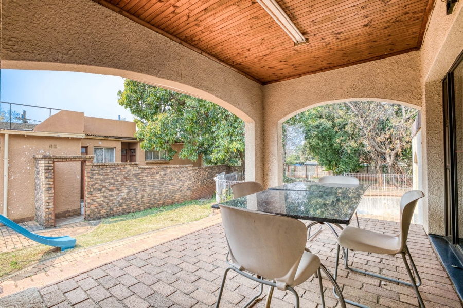 4 Bedroom Property for Sale in Linden Gauteng