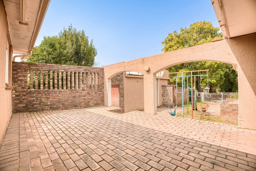 4 Bedroom Property for Sale in Linden Gauteng