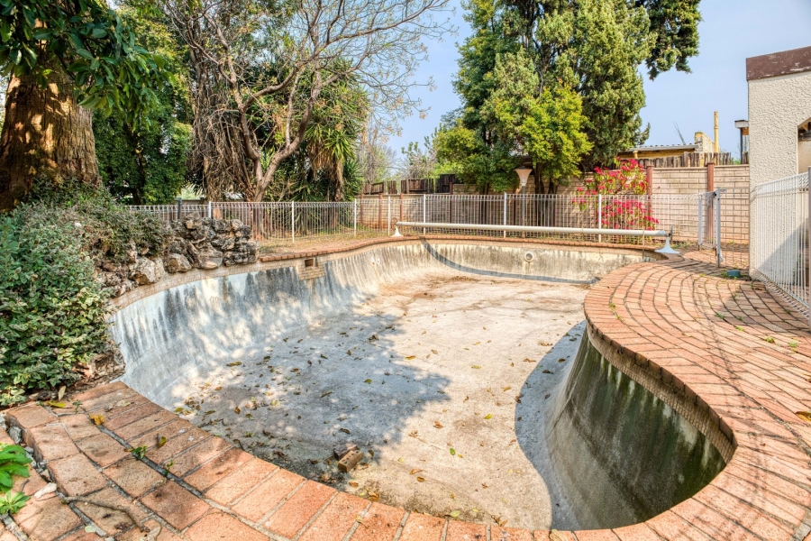4 Bedroom Property for Sale in Linden Gauteng
