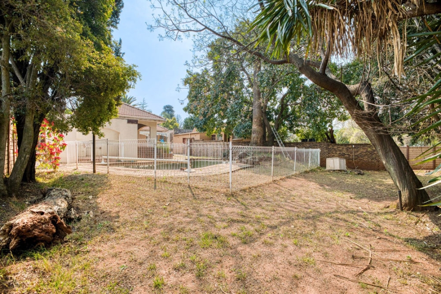 4 Bedroom Property for Sale in Linden Gauteng