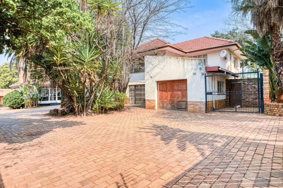 4 Bedroom Property for Sale in Linden Gauteng