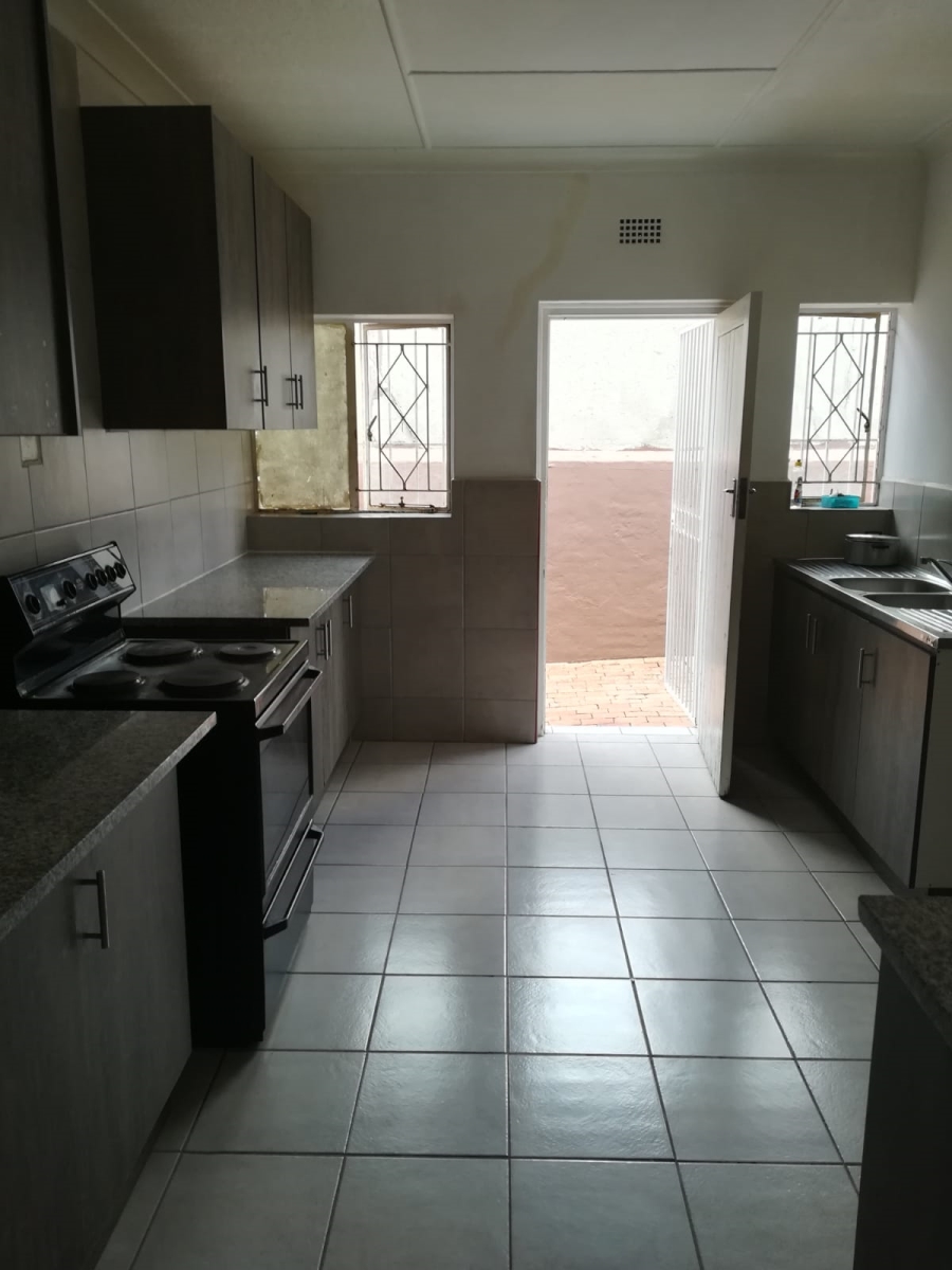 5 Bedroom Property for Sale in Orange Grove Gauteng
