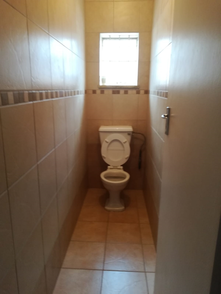 5 Bedroom Property for Sale in Orange Grove Gauteng