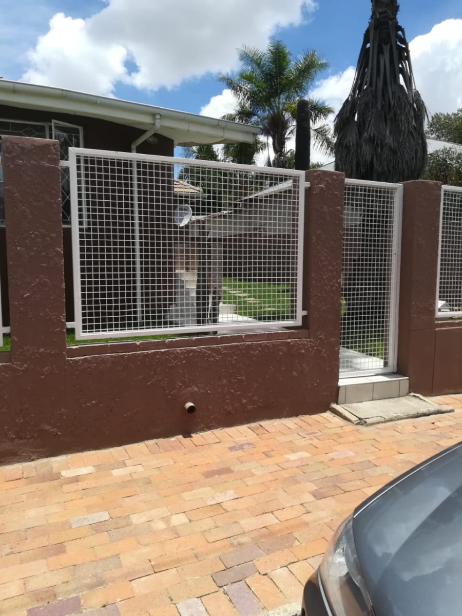 5 Bedroom Property for Sale in Orange Grove Gauteng