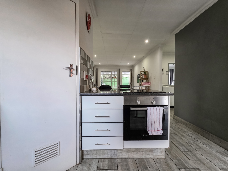 2 Bedroom Property for Sale in Gezina Gauteng