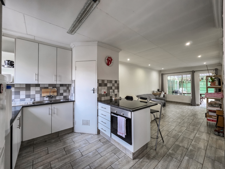 2 Bedroom Property for Sale in Gezina Gauteng