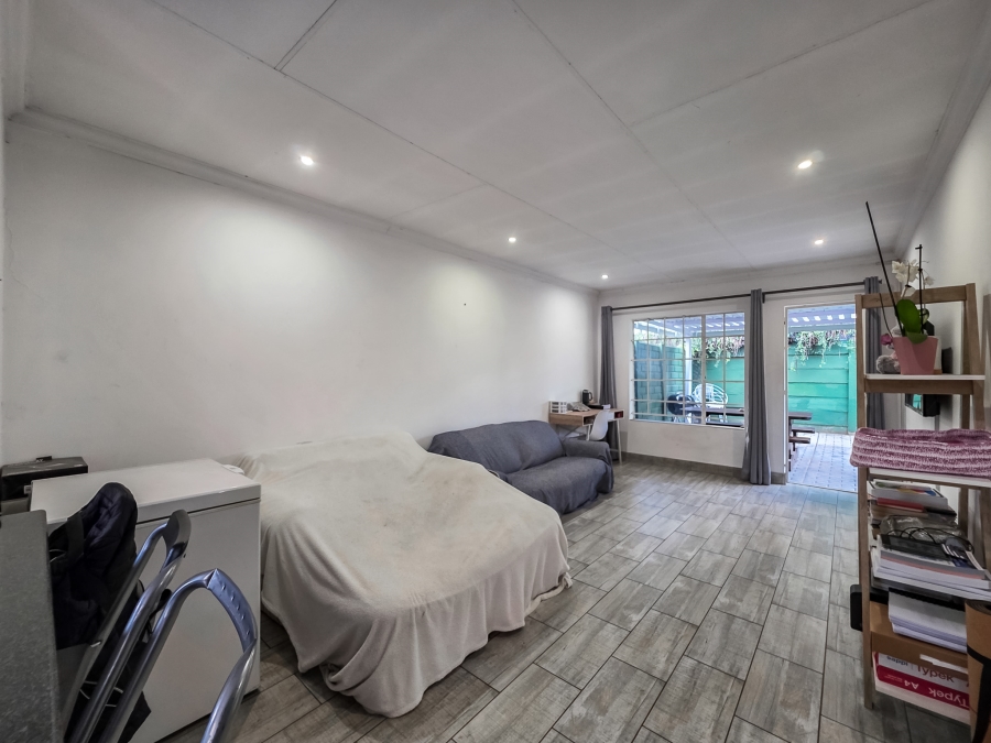 2 Bedroom Property for Sale in Gezina Gauteng