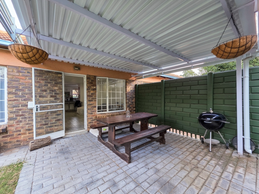 2 Bedroom Property for Sale in Gezina Gauteng