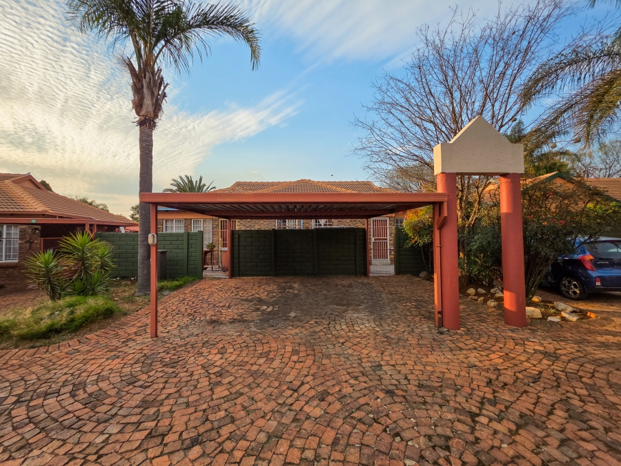 2 Bedroom Property for Sale in Gezina Gauteng