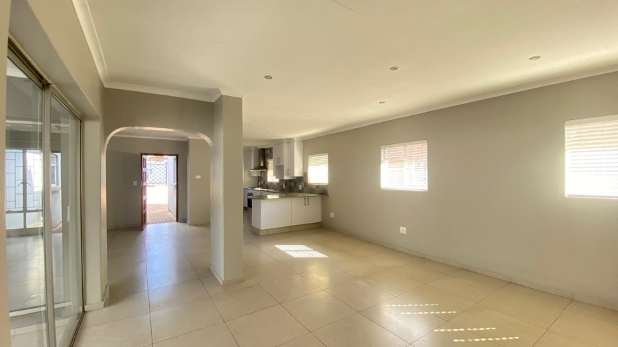 3 Bedroom Property for Sale in Faerie Glen Gauteng