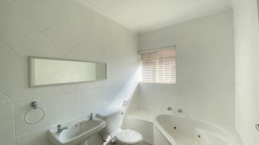 3 Bedroom Property for Sale in Faerie Glen Gauteng