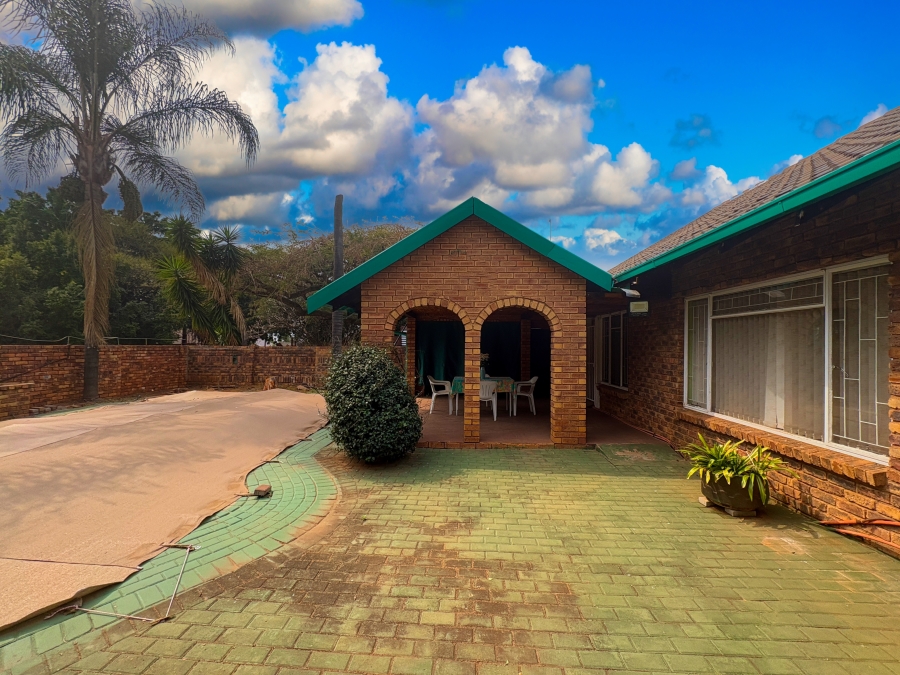 3 Bedroom Property for Sale in Theresa Park Gauteng