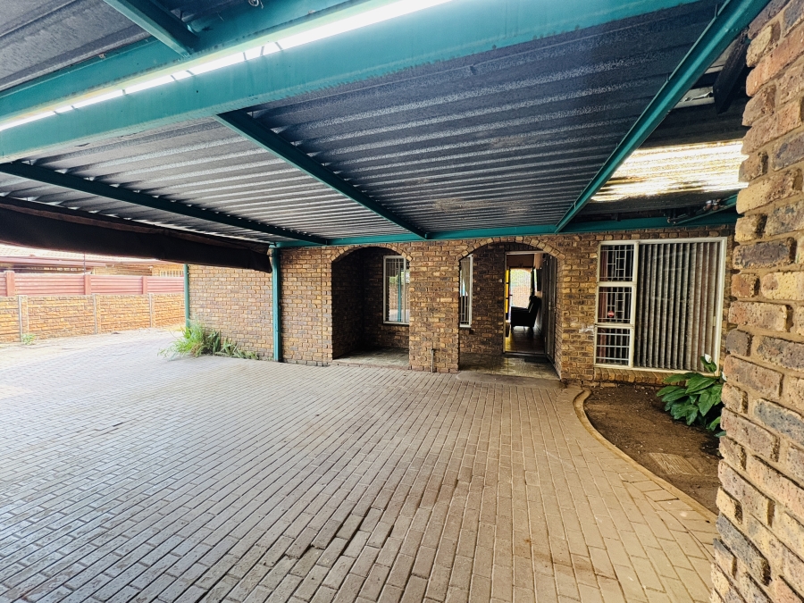 3 Bedroom Property for Sale in Theresa Park Gauteng