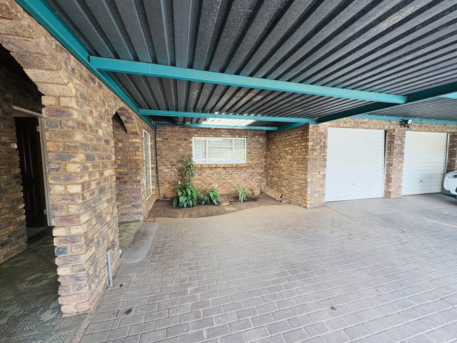 3 Bedroom Property for Sale in Theresa Park Gauteng